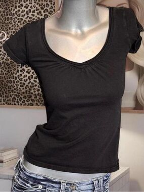 Kismet Vintage Y2K Black V-Neck Top